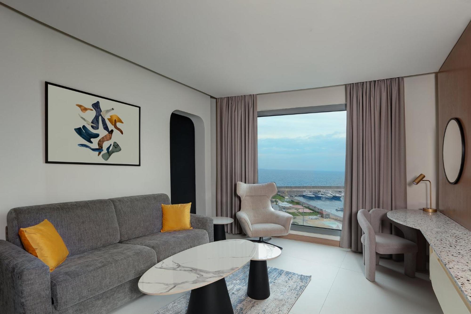 Hotel Voco District By Ihg 5*